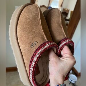 Uggs platform slippers